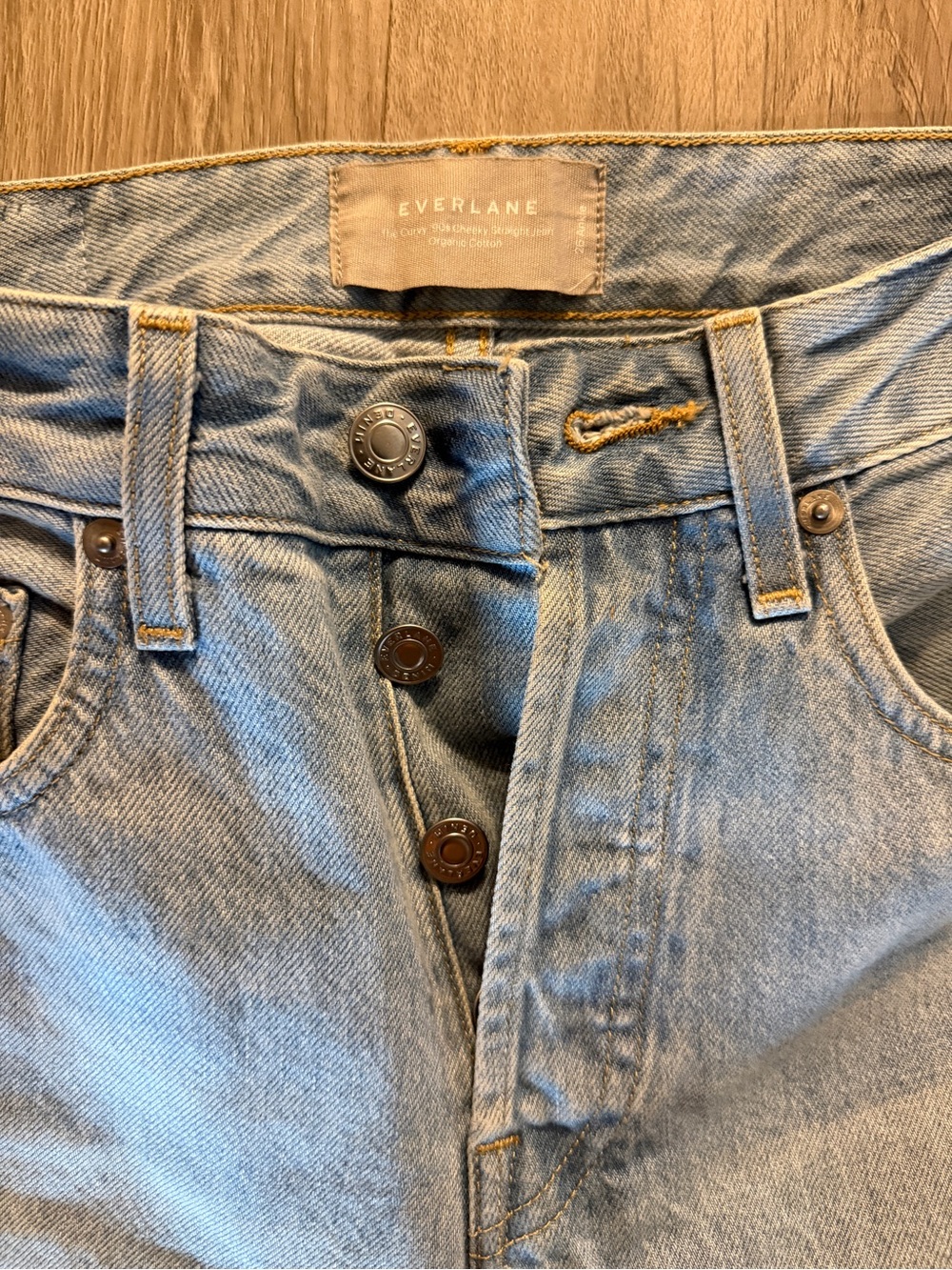 Everlane organic jeans The '90s Cheeky
Hourglass Jean
26 26.5" Inseam / Vintage